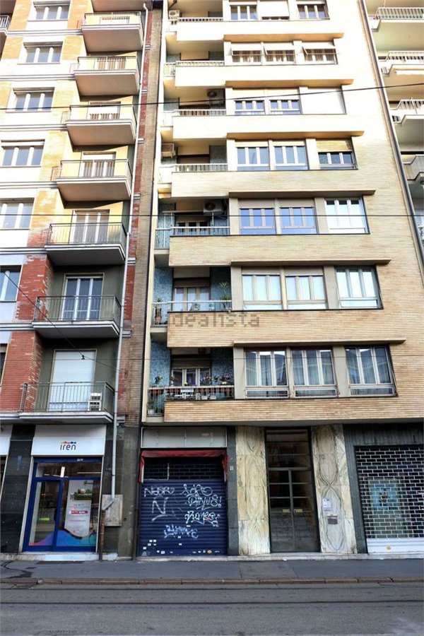 locale commerciale in vendita a Torino in zona Campidoglio