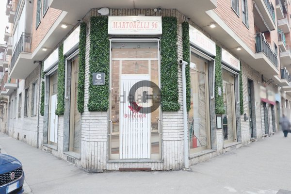 negozio in vendita a Torino in zona Rebaudengo