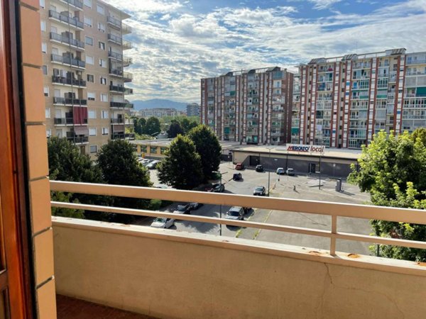 appartamento in vendita a Torino in zona Mirafiori Nord