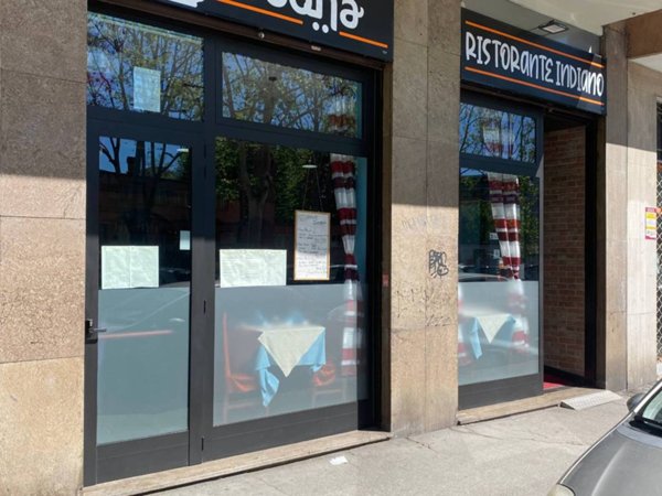 negozio in vendita a Torino in zona Parella