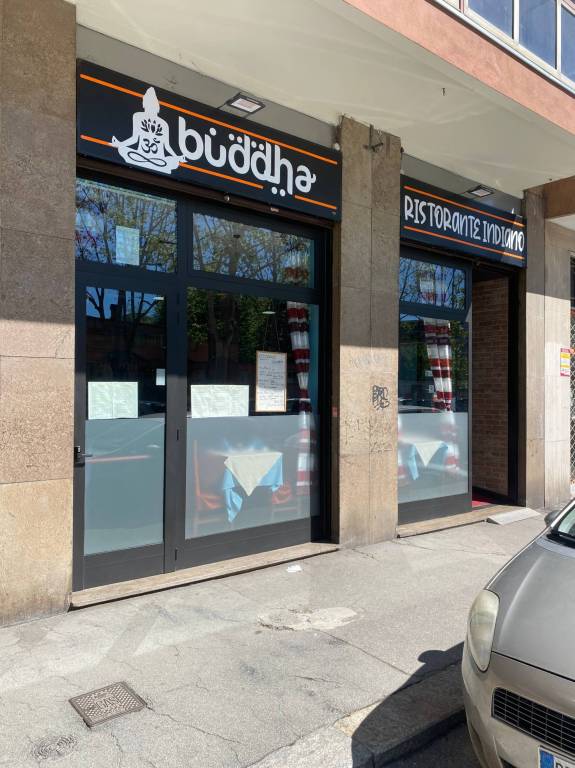 negozio in vendita a Torino in zona Parella