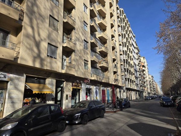 locale di sgombero in vendita a Torino in zona Santa Rita