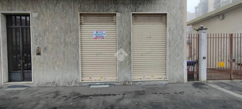 negozio in vendita a Torino in zona Regio Parco