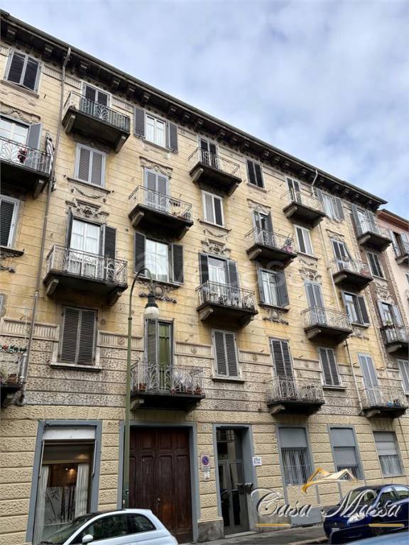 appartamento in vendita a Torino in zona Cenisia
