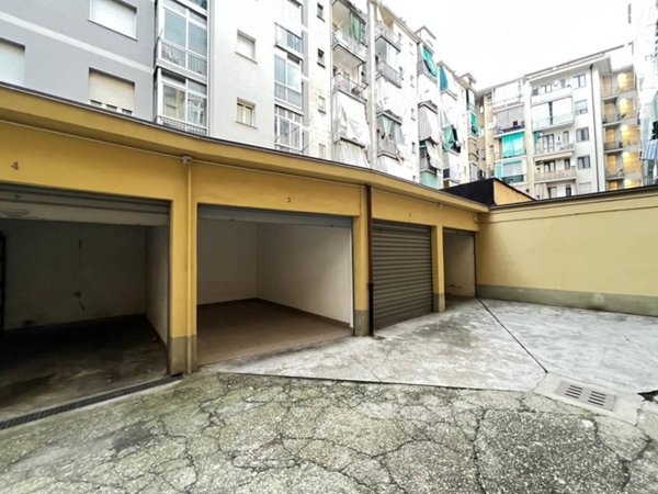 locale di sgombero in vendita a Torino in zona Santa Rita