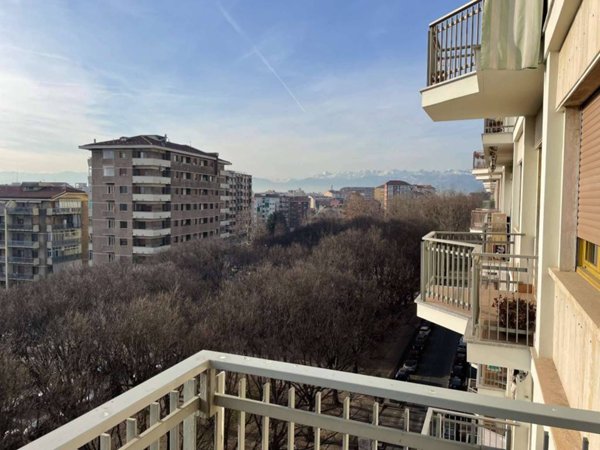 appartamento in vendita a Torino in zona Regio Parco