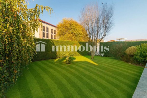 casa indipendente in vendita a Torino in zona Barca