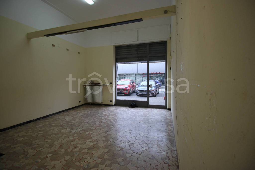 negozio in vendita a Torino in zona Lingotto