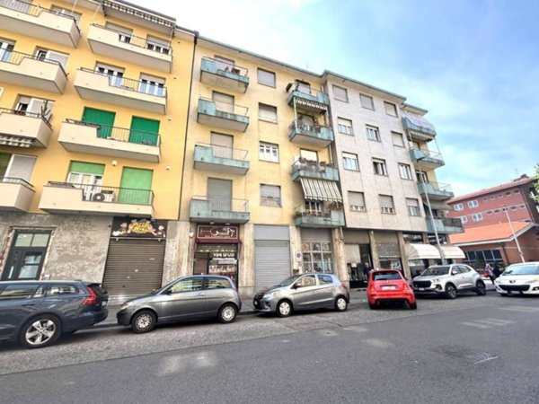 negozio in vendita a Torino in zona Lucento