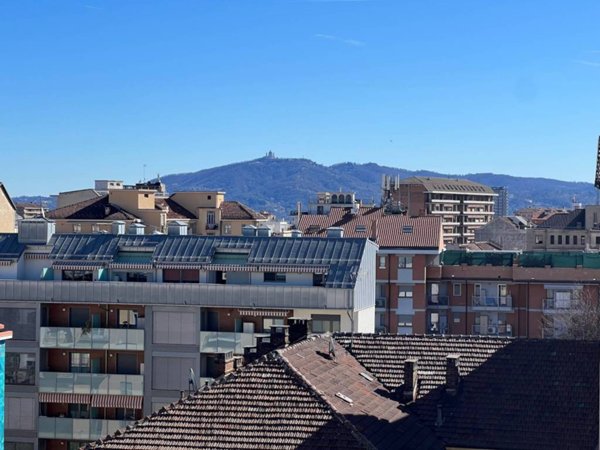 appartamento in vendita a Torino in zona Cit Turin