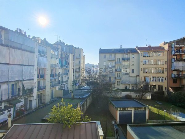 appartamento in vendita a Torino in zona Cenisia