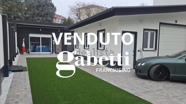 casa indipendente in vendita a Torino in zona Borgata Lesna