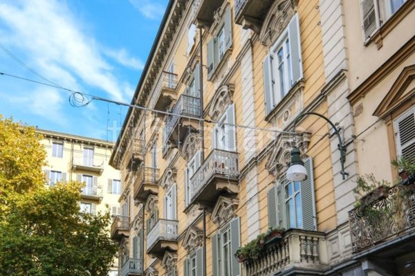 appartamento in vendita a Torino in zona San Salvario