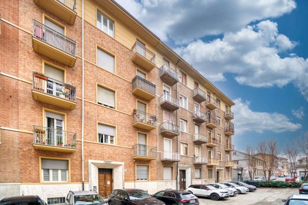 appartamento in vendita a Torino in zona Parella