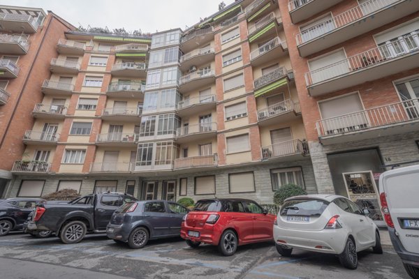 appartamento in vendita a Torino in zona Cit Turin
