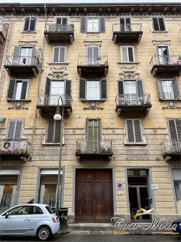appartamento in vendita a Torino in zona Cenisia