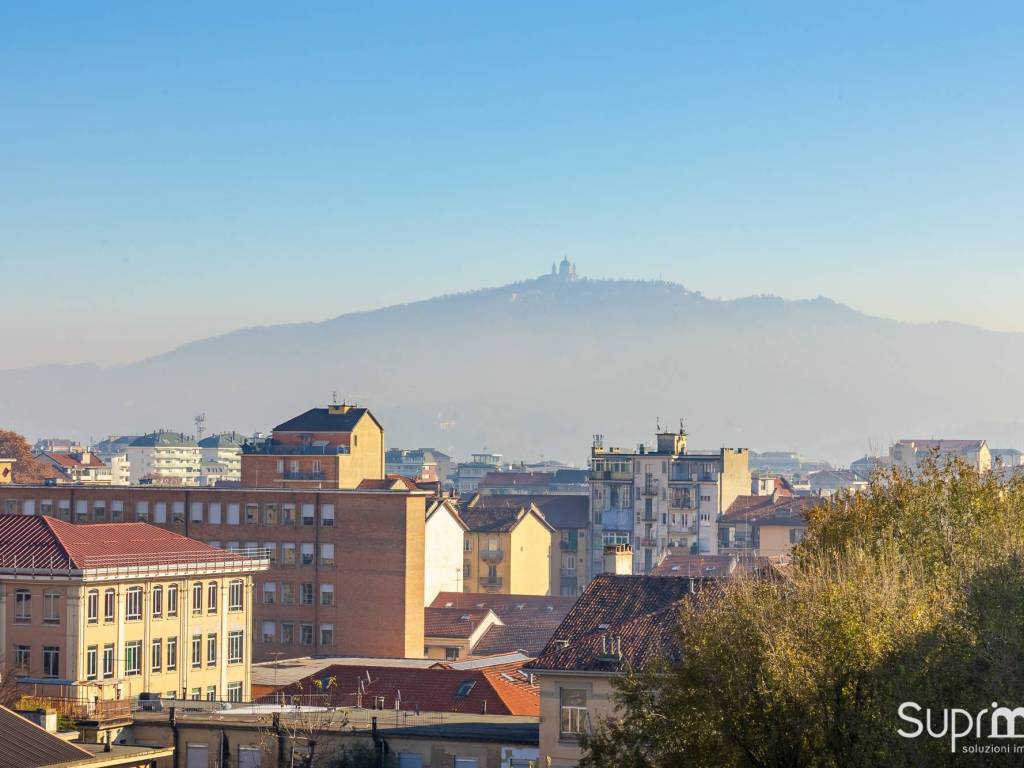 appartamento in vendita a Torino in zona Aurora