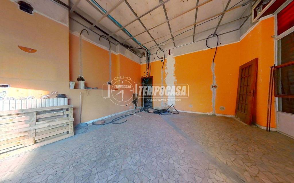 negozio in vendita a Torino in zona Regio Parco