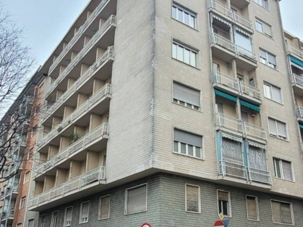 appartamento in vendita a Torino in zona Lingotto