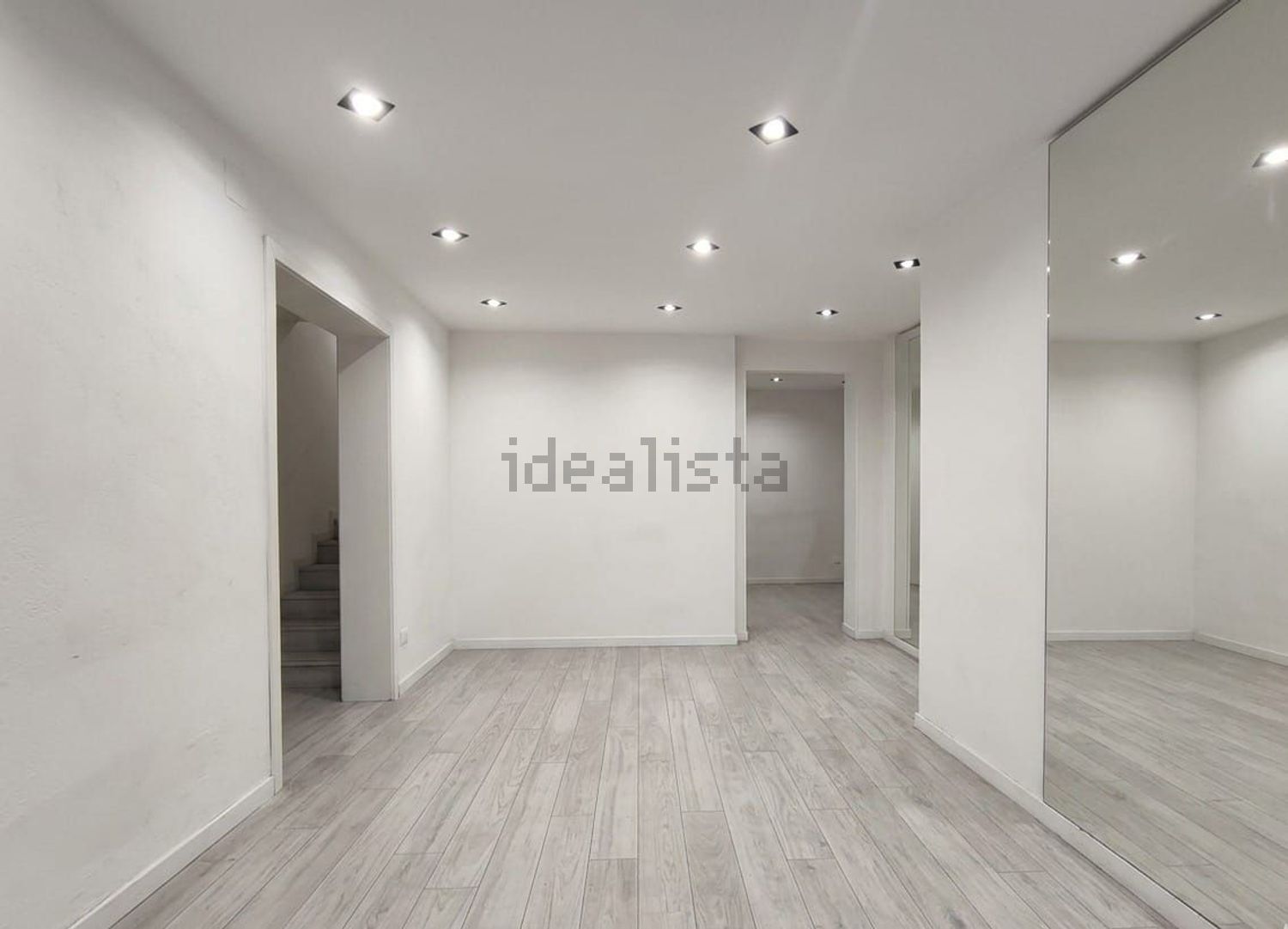 locale commerciale in vendita a Torino in zona Cit Turin