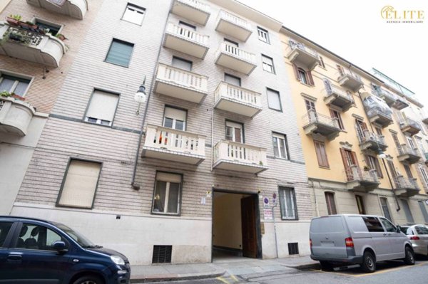 appartamento in vendita a Torino in zona Cenisia