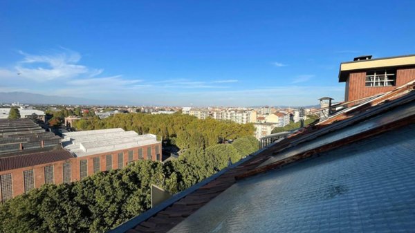 attico in vendita a Torino in zona Pozzo Strada