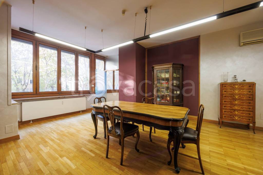 appartamento in vendita a Torino in zona Cit Turin