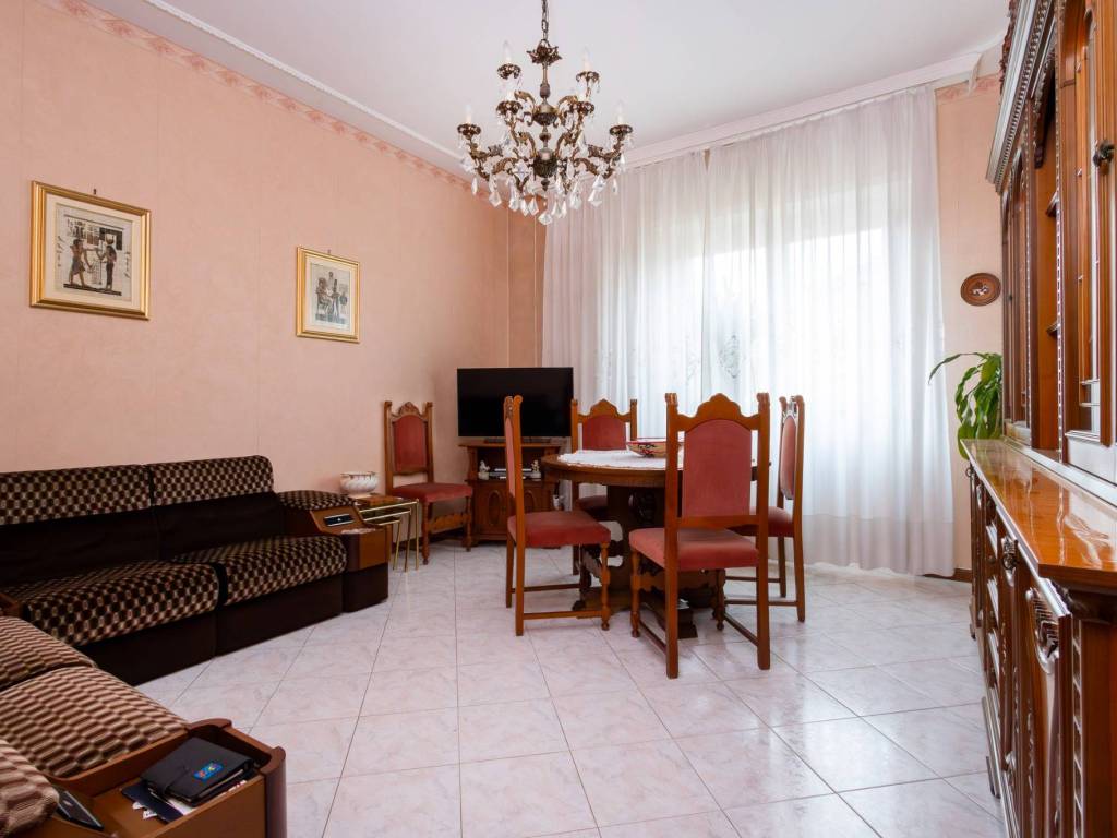 appartamento in vendita a Torino in zona Mirafiori Sud