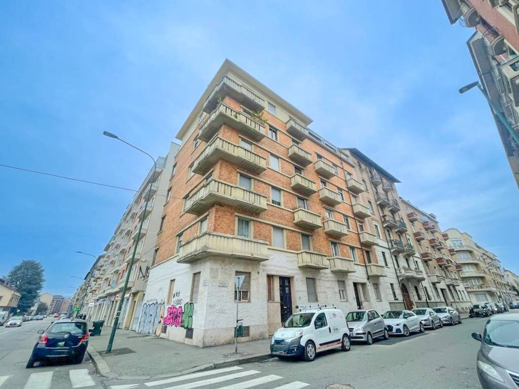 appartamento in vendita a Torino in zona Cit Turin