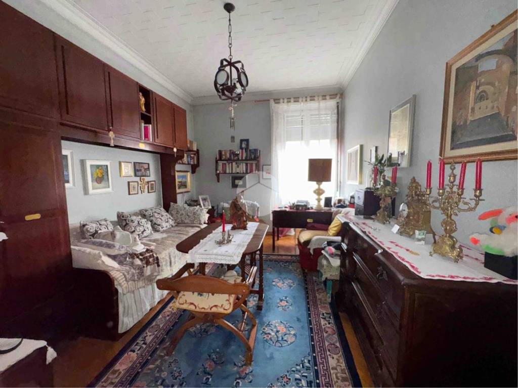 appartamento in vendita a Torino in zona Cit Turin