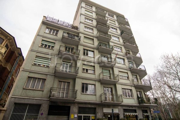 appartamento in vendita a Torino in zona Cit Turin