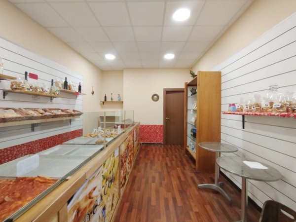 negozio in vendita a Torino in zona Cenisia