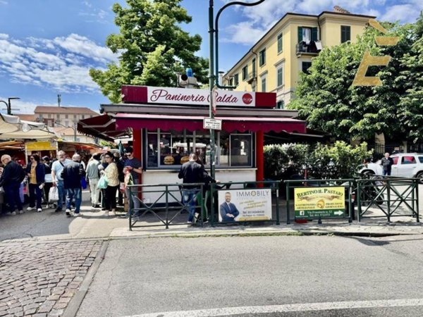 negozio in vendita a Torino in zona Cenisia