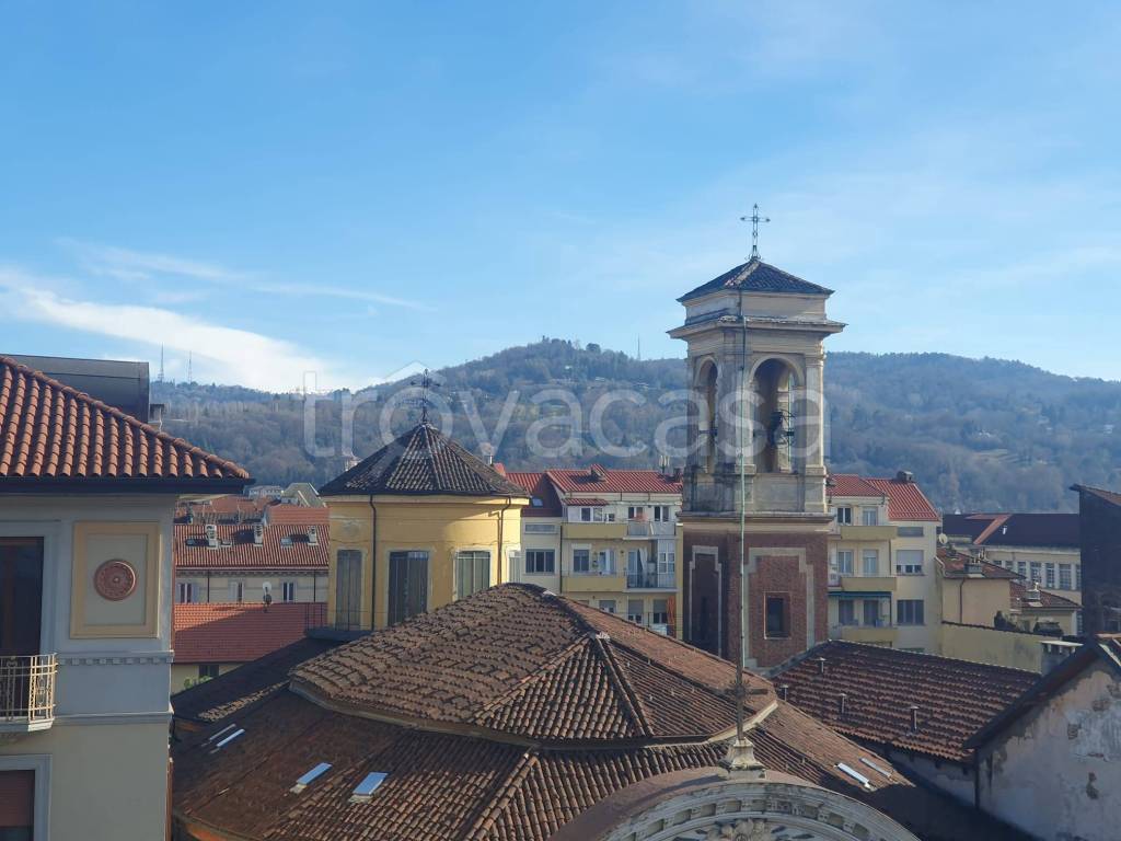 appartamento in vendita a Torino in zona Crocetta