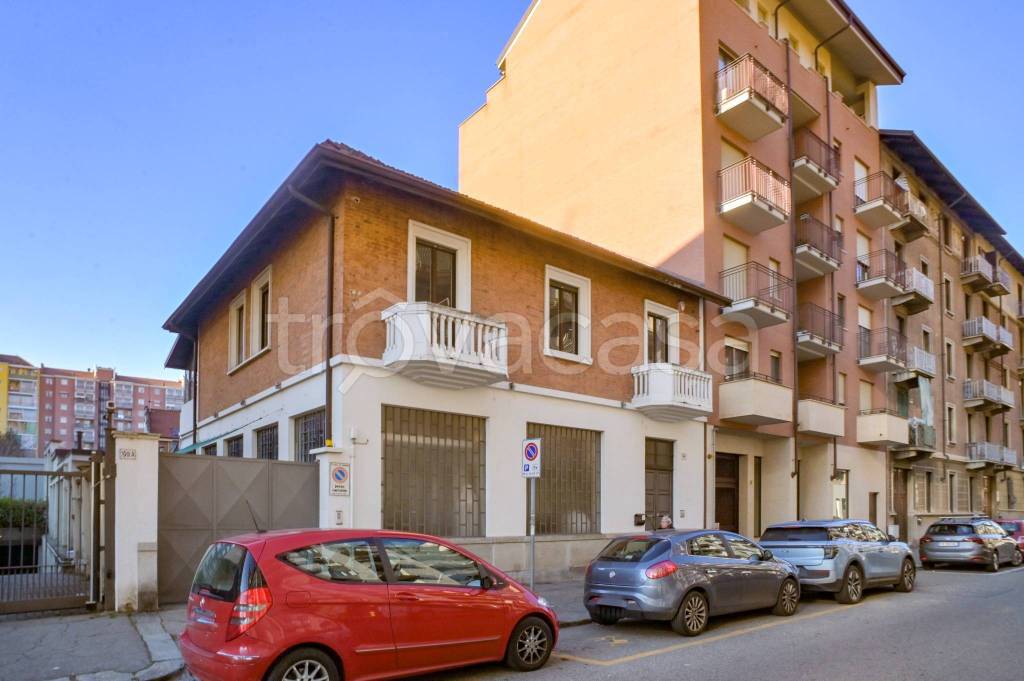 negozio in vendita a Torino in zona Borgo San Paolo