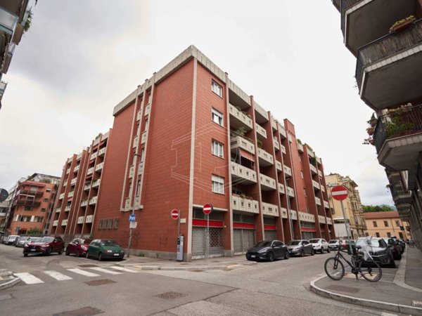 negozio in vendita a Torino in zona San Salvario