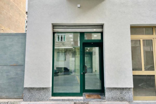 locale commerciale in vendita a Torino in zona Santa Rita