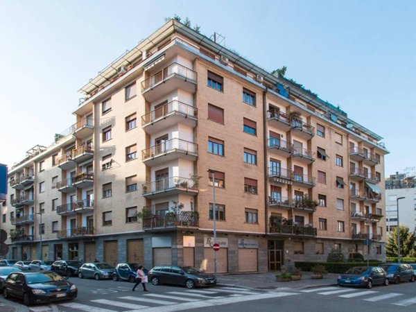 negozio in vendita a Torino in zona Borgata Vittoria