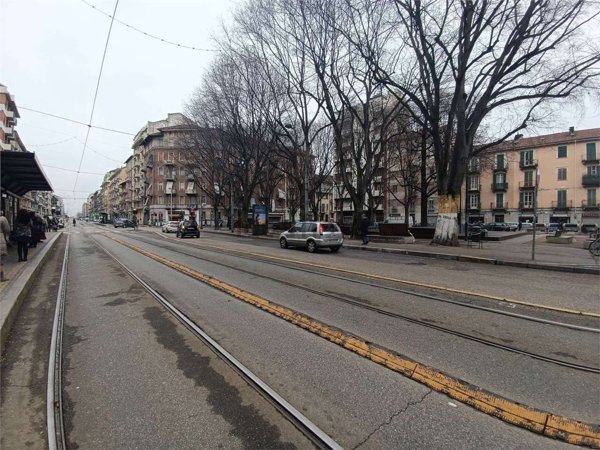 negozio in vendita a Torino in zona Barriera di Milano