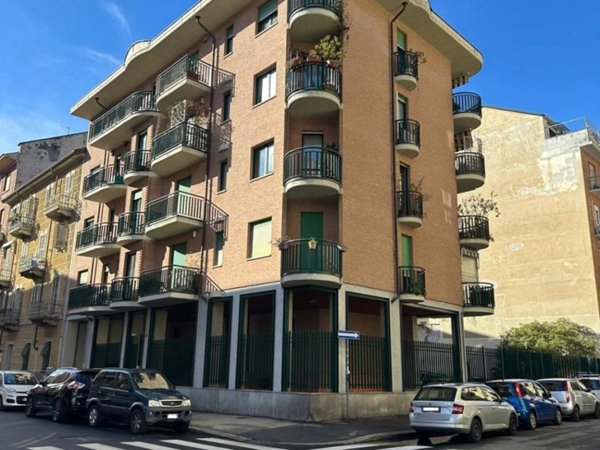 appartamento in vendita a Torino in zona Cenisia