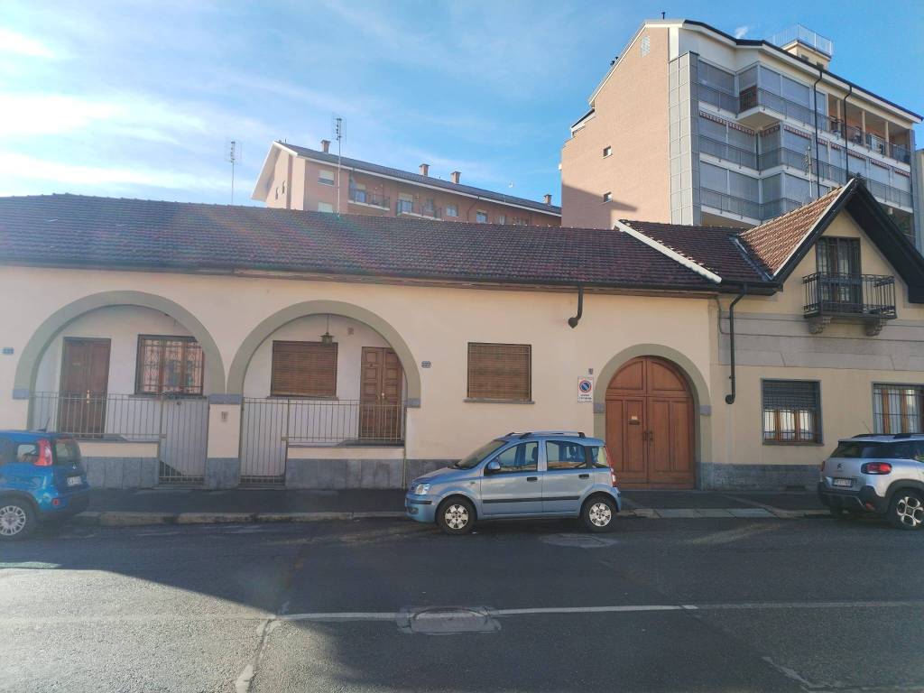 casa indipendente in vendita a Torino in zona Madonna di Campagna