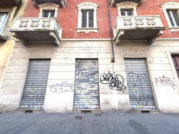 negozio in vendita a Torino in zona Lucento