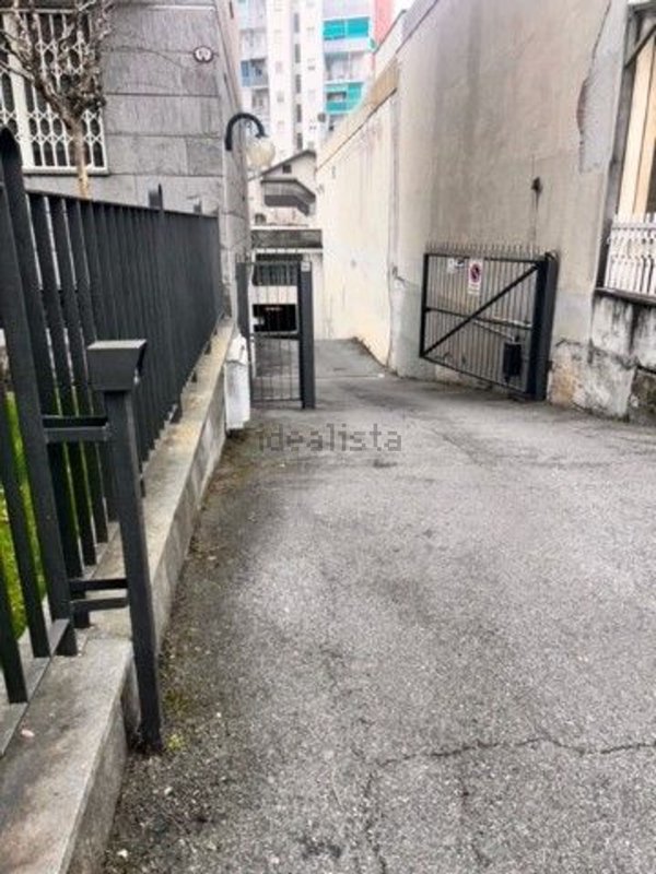 locale di sgombero in vendita a Torino in zona Madonna di Campagna