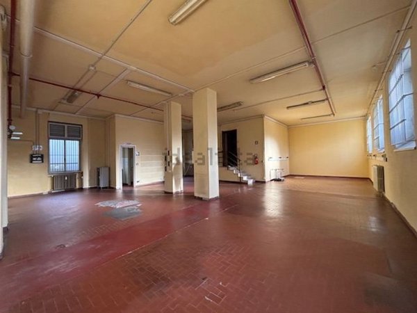 locale commerciale in vendita a Torino in zona Campidoglio