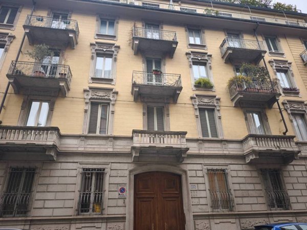 appartamento in vendita a Torino in zona Cit Turin