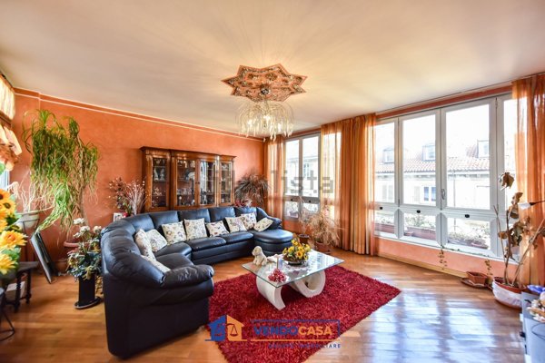 appartamento in vendita a Torino in zona Cit Turin