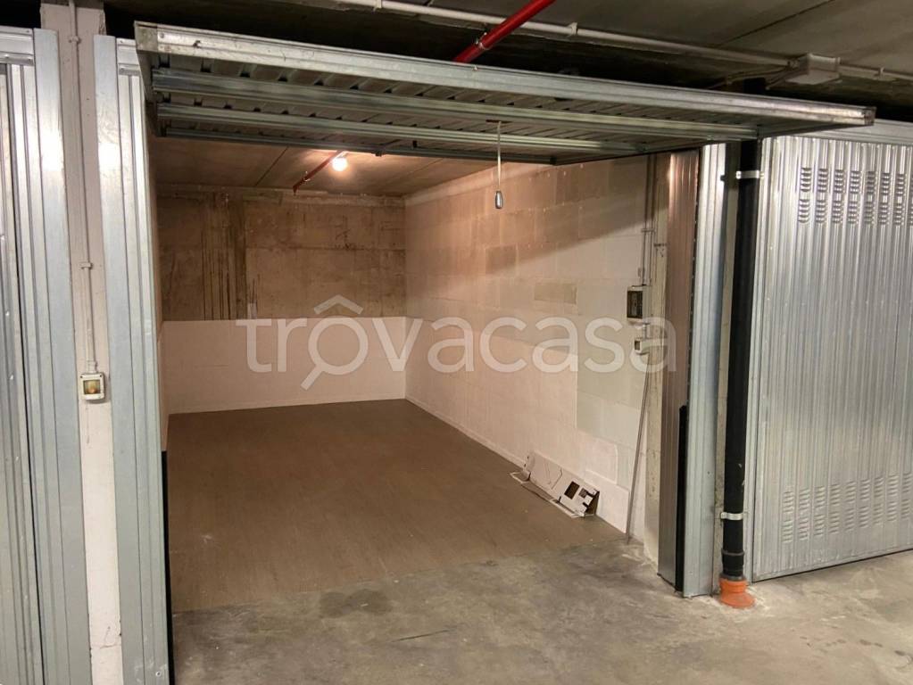 locale di sgombero in vendita a Torino in zona San Donato