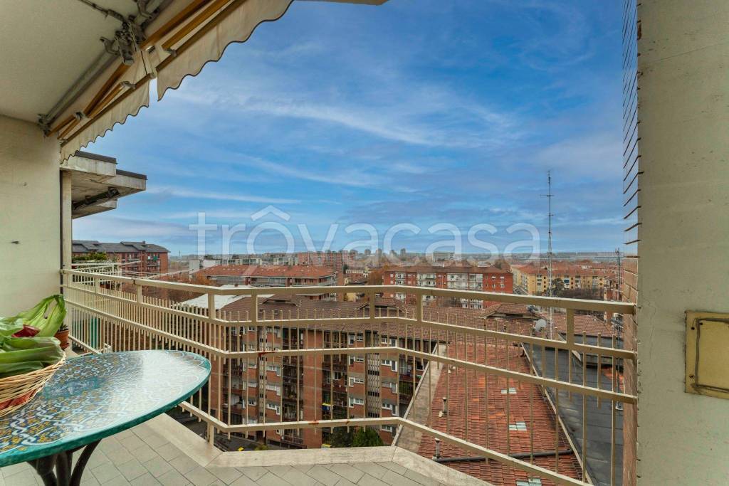 appartamento in vendita a Torino in zona Mirafiori Nord