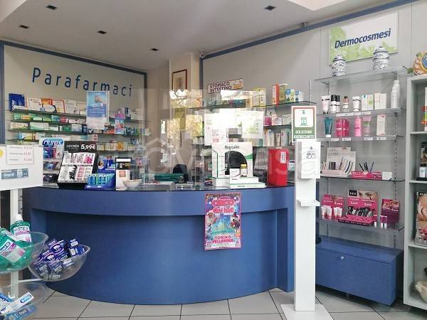 negozio in vendita a Torino in zona Mirafiori Nord