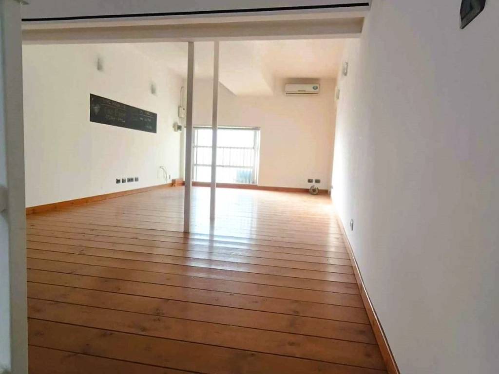 negozio in vendita a Torino in zona Barriera di Milano